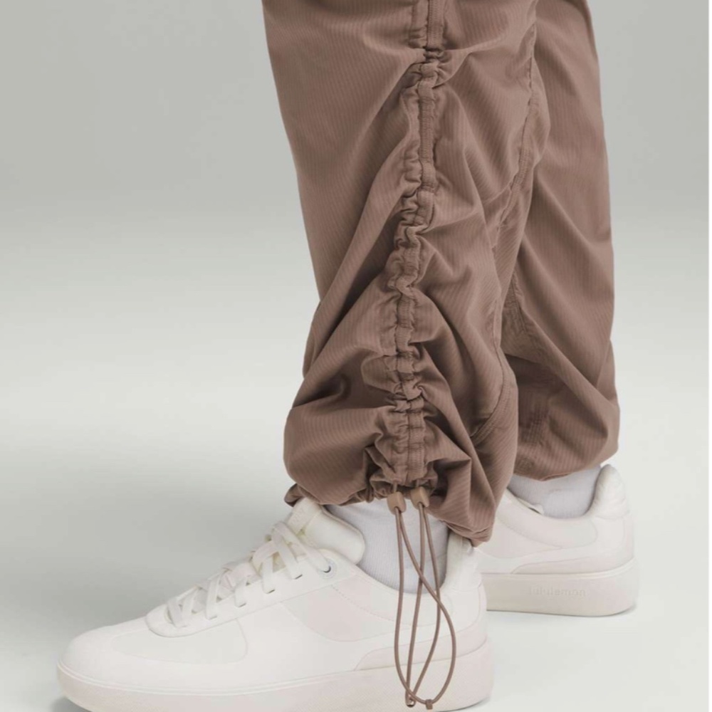 💖 Lululemon | Dance Studio Mid-Rise Cargo Pant | Taupetastic | Size M 💖 - Picture 8 of 8